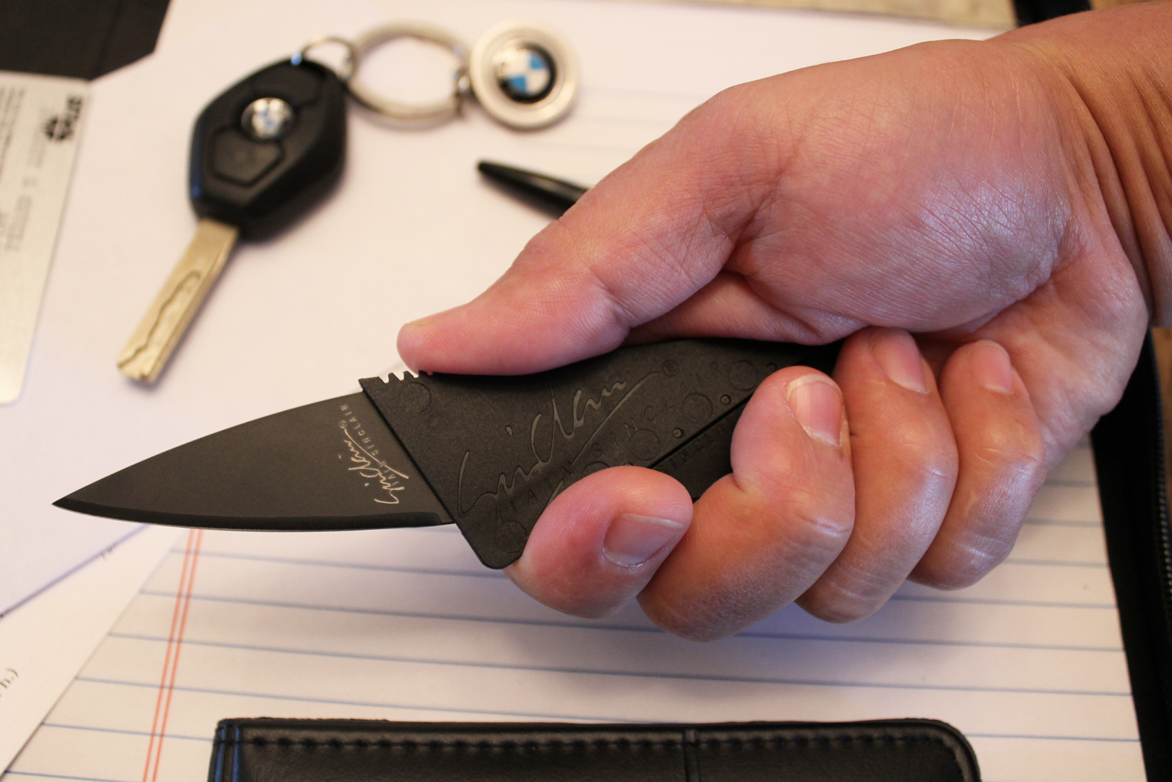 Нож кредитка. Нож-кредитка Cardsharp 2. Нож кредитка Cardsharp оригинал. Нож кредитная карта. Нож в бумажник.